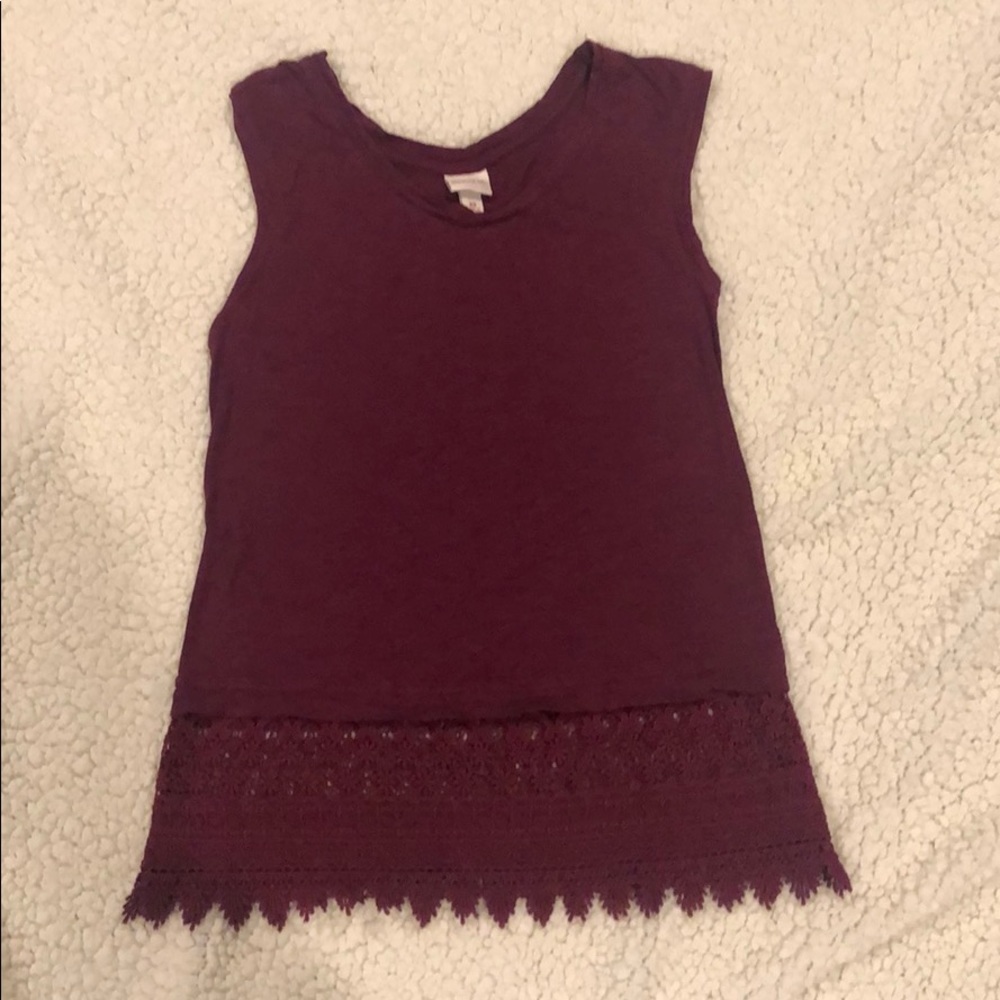 sleeveless shirt